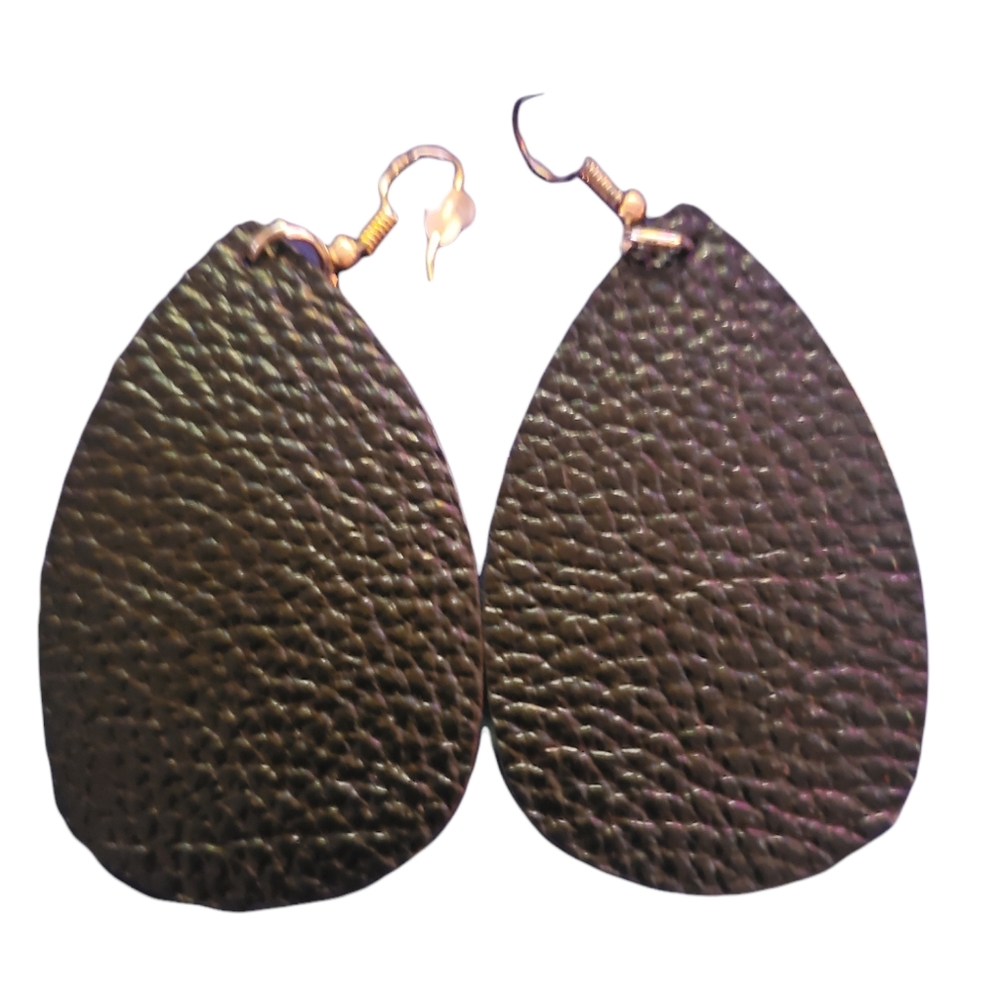 Leather earrings